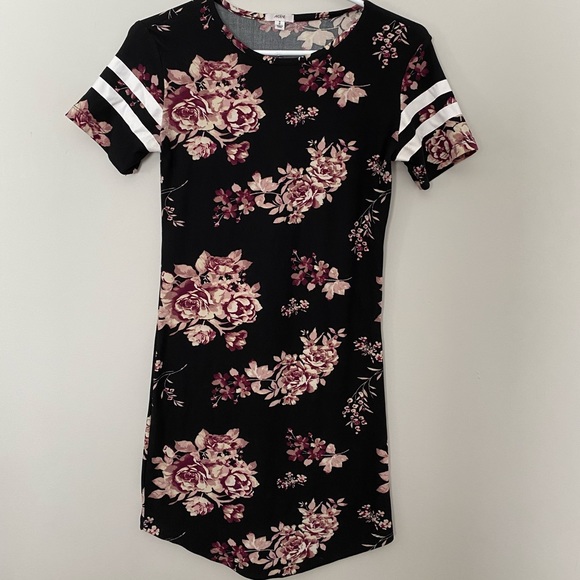 Floral print midi t-shirt dress